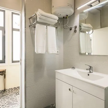 à Francos Artist Painting * Oporto