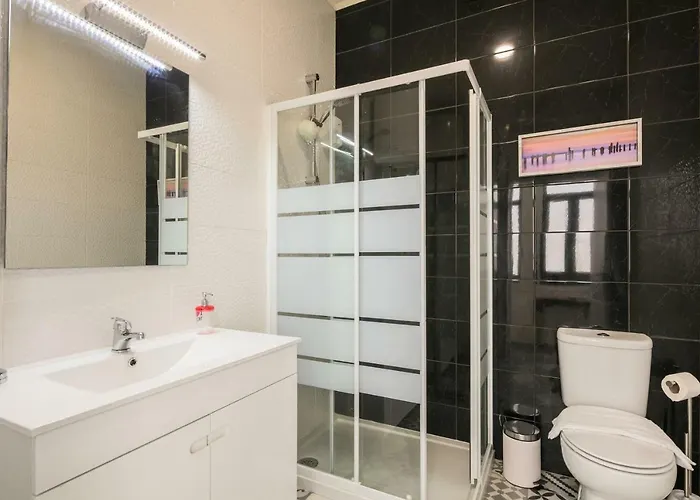 A Francos Artist Painting Apartament