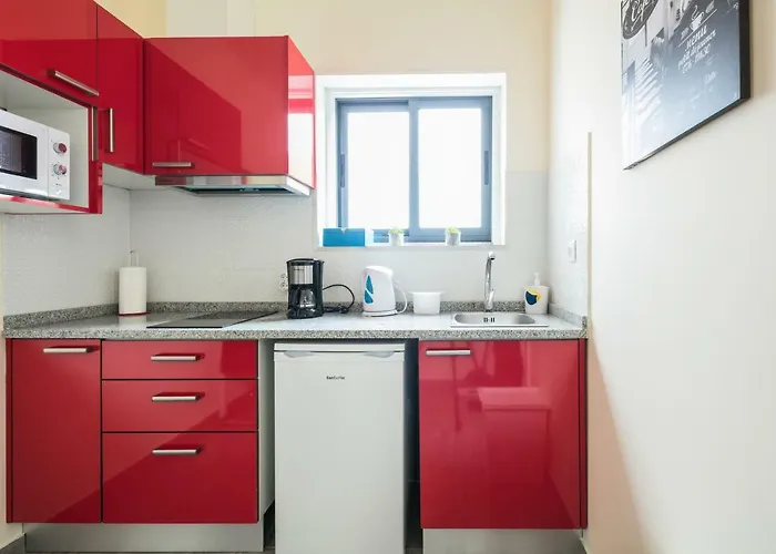 A Francos Artist Painting * Porto