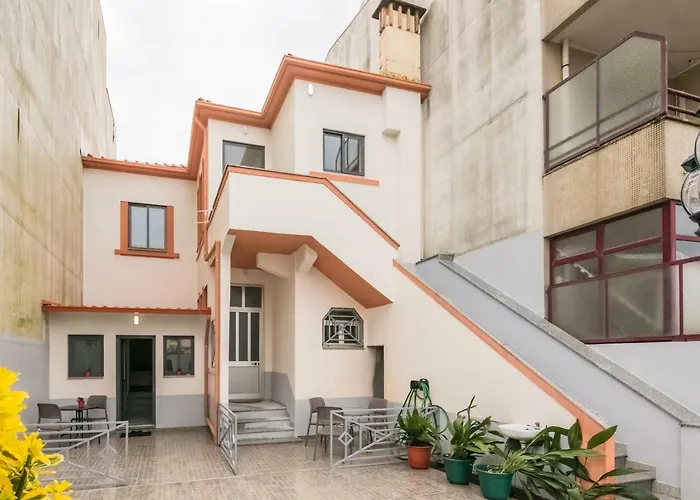 à Francos Artist Painting * Porto